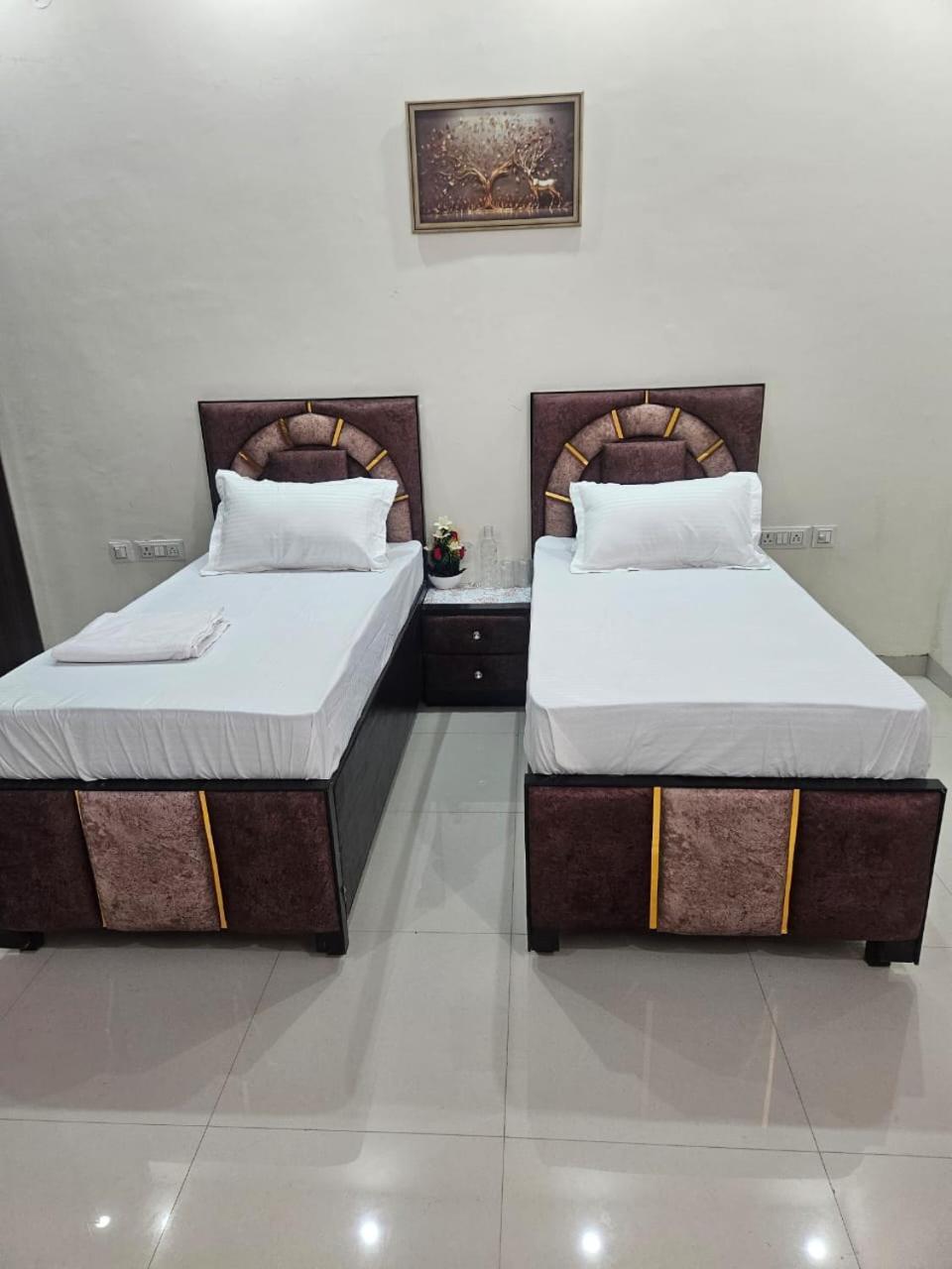 Ashirwaad 249 Bed & Breakfast Greater Noida Exterior photo